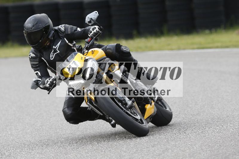 /Archiv-2025/09 22.04.2025 Cornu Master School ADR/rot-rouge/41